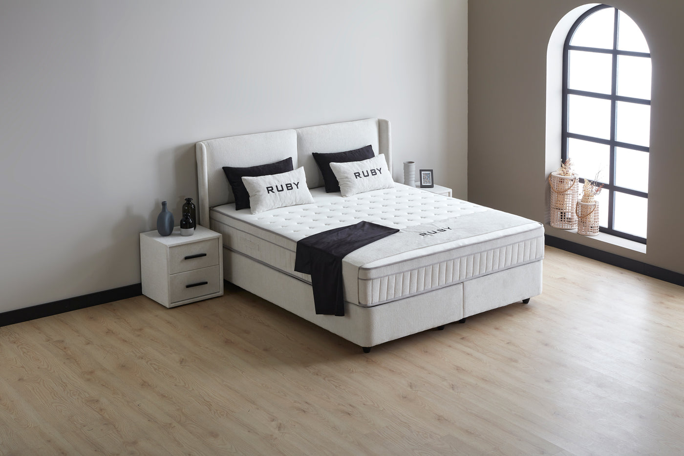 RUBY Boxspringbett Stauraum Bettkasten Samtstoff Weiß Boxbett von ABC Bedding | ruby-boxspringbett-stauraum-bettkasten-webstoff-hellgrau-boxbett | Mit Bettkasten